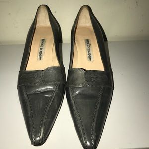 Manolo Blahnik gray kitten heel